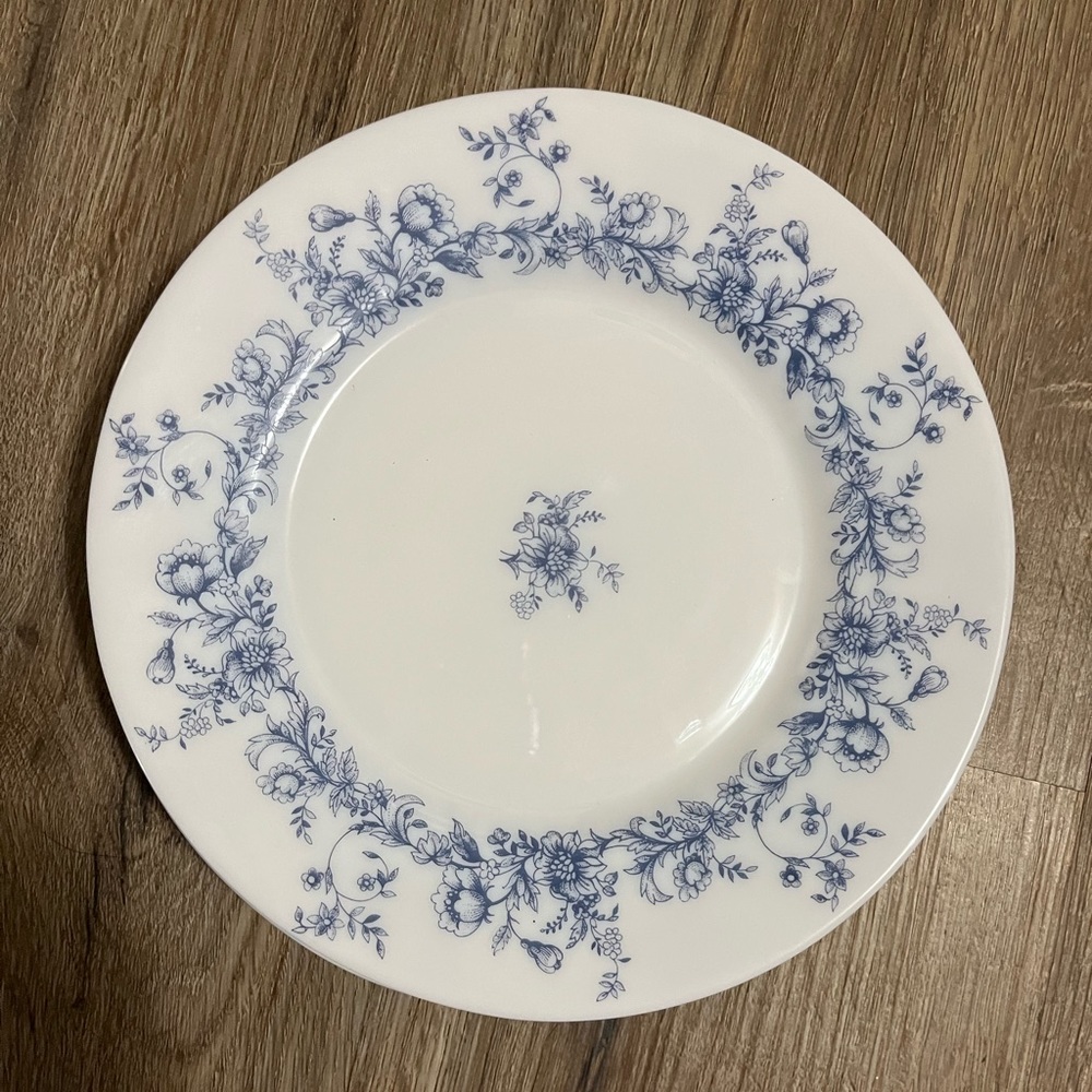 1 Vintage Arcopal Glenwood Salad Plate.  French glass dinnerware.…